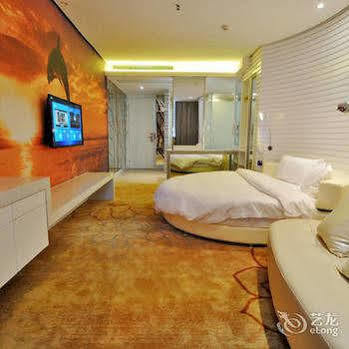 Yi Bai Hotel- Wuhan 流芳岭 外观 照片